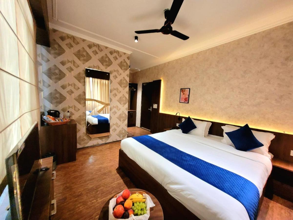 Hotel Royal Plaza Srīnagar Exterior foto